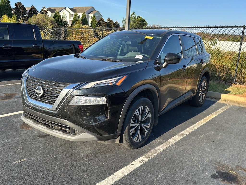 2022 Nissan Rogue SV photo 2