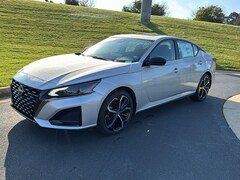 2025 Nissan Altima SR Sedan