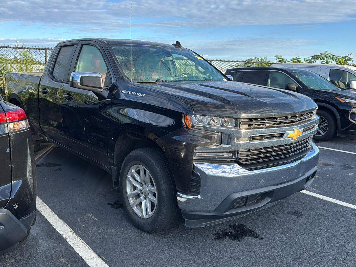 2020 Chevrolet Silverado 1500 LT photo 3