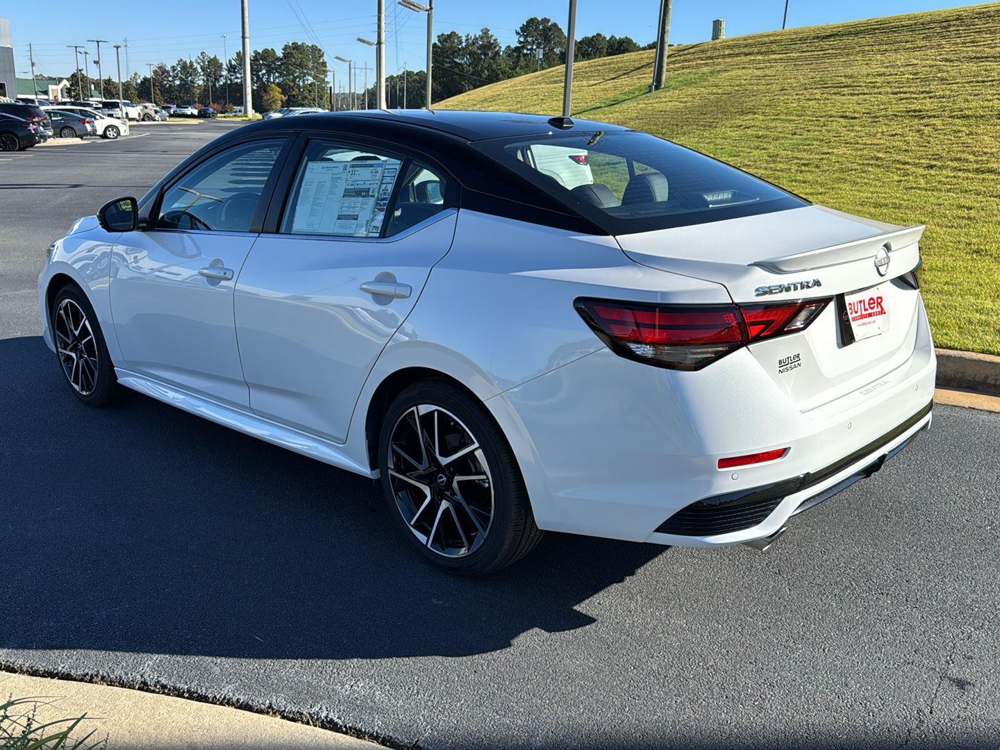 2025 Nissan Sentra SR photo 2