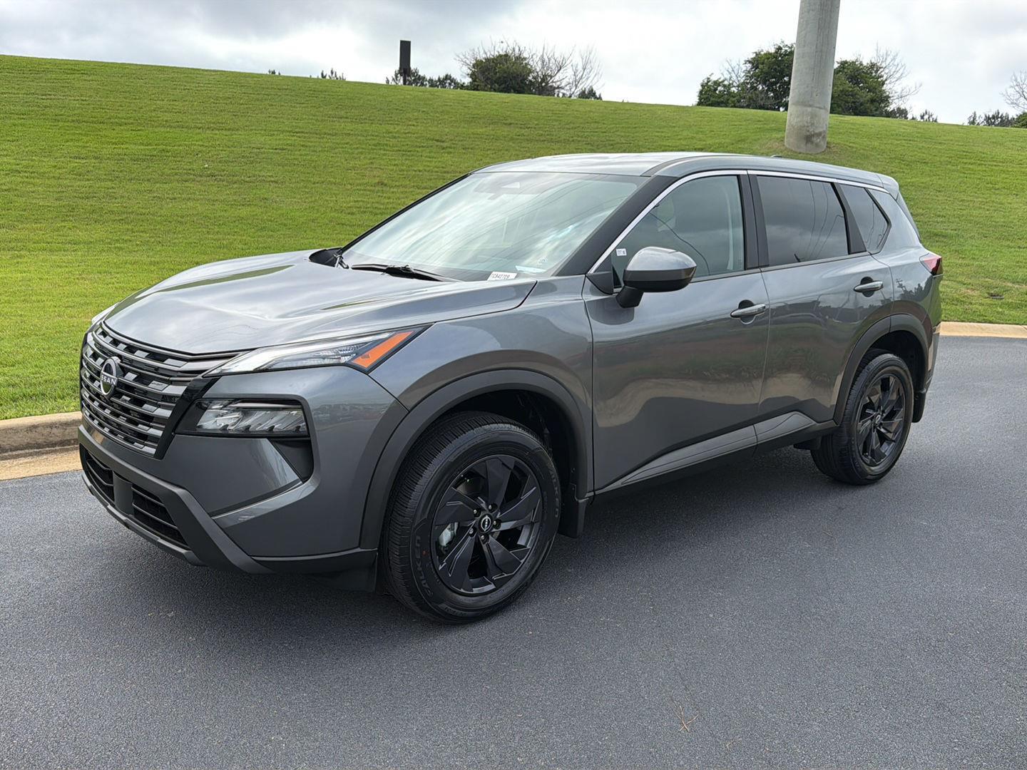 2026 Nissan Rogue SV FWD's photo