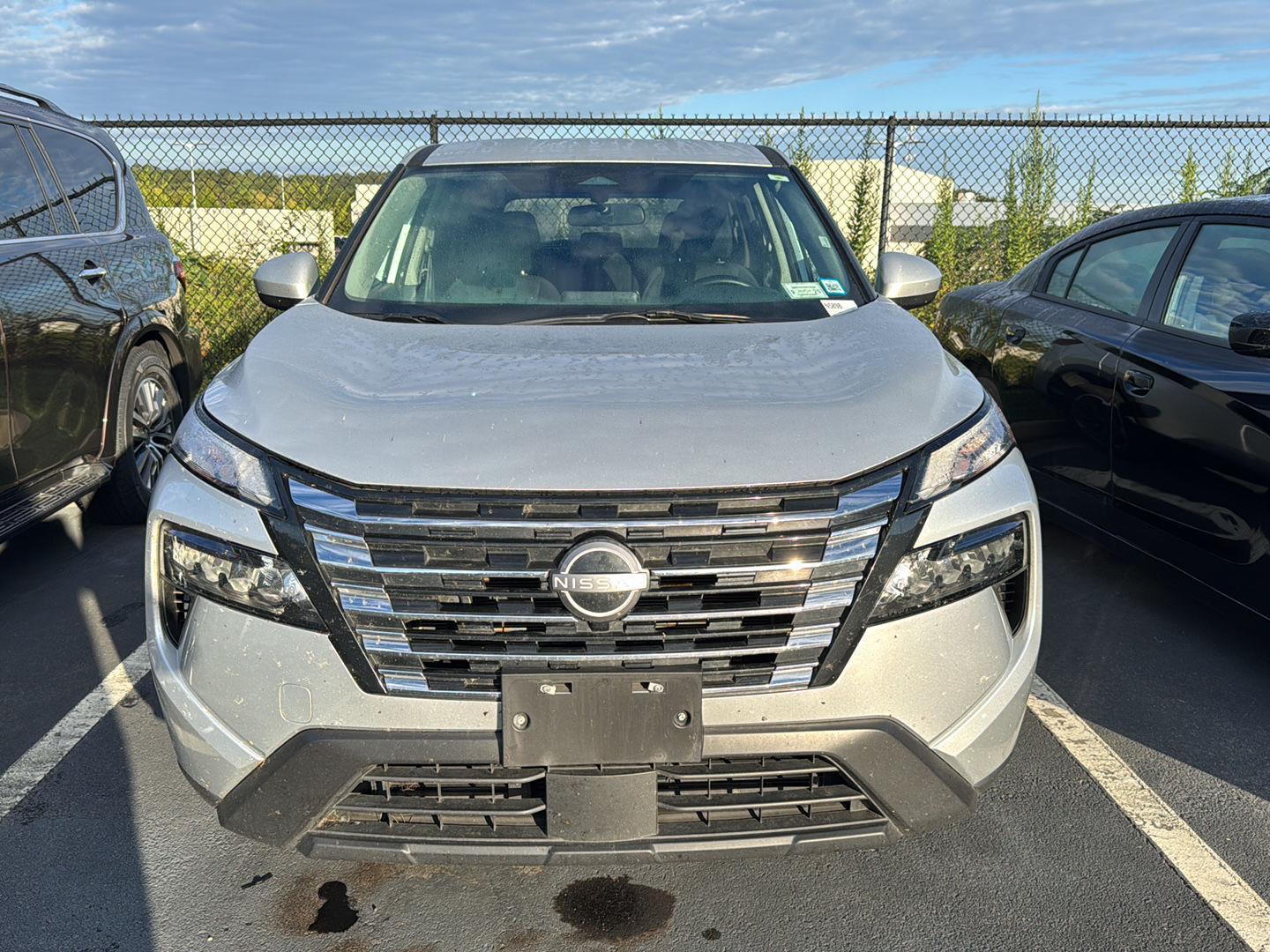 2024 Nissan Rogue SV photo 3