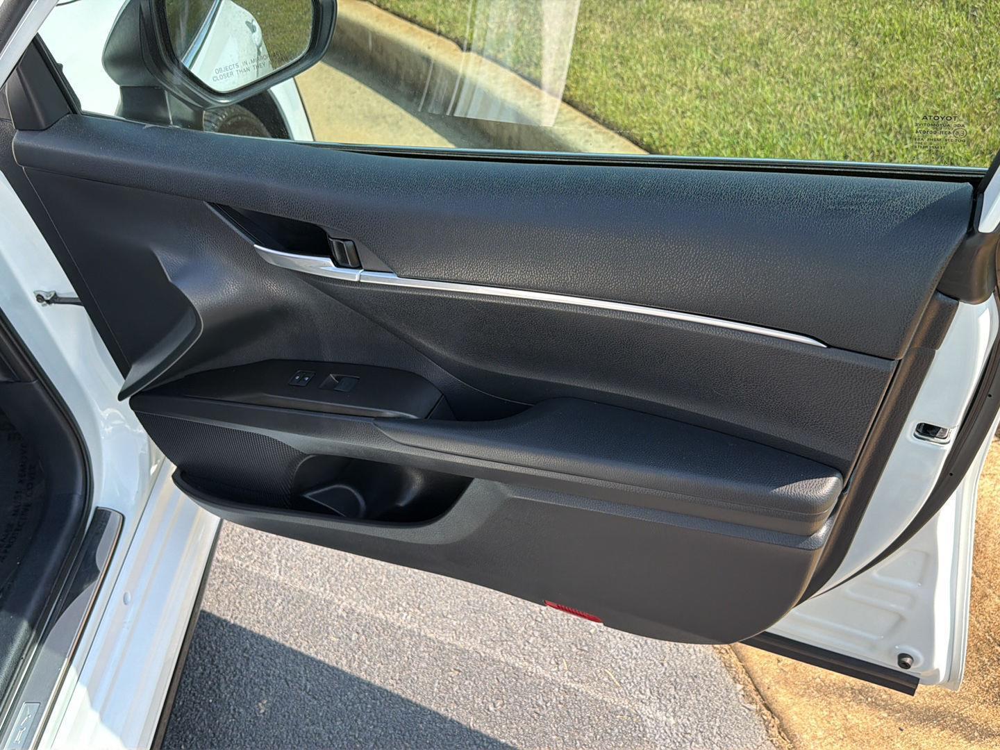 2024 Toyota Camry SE - Photo 14