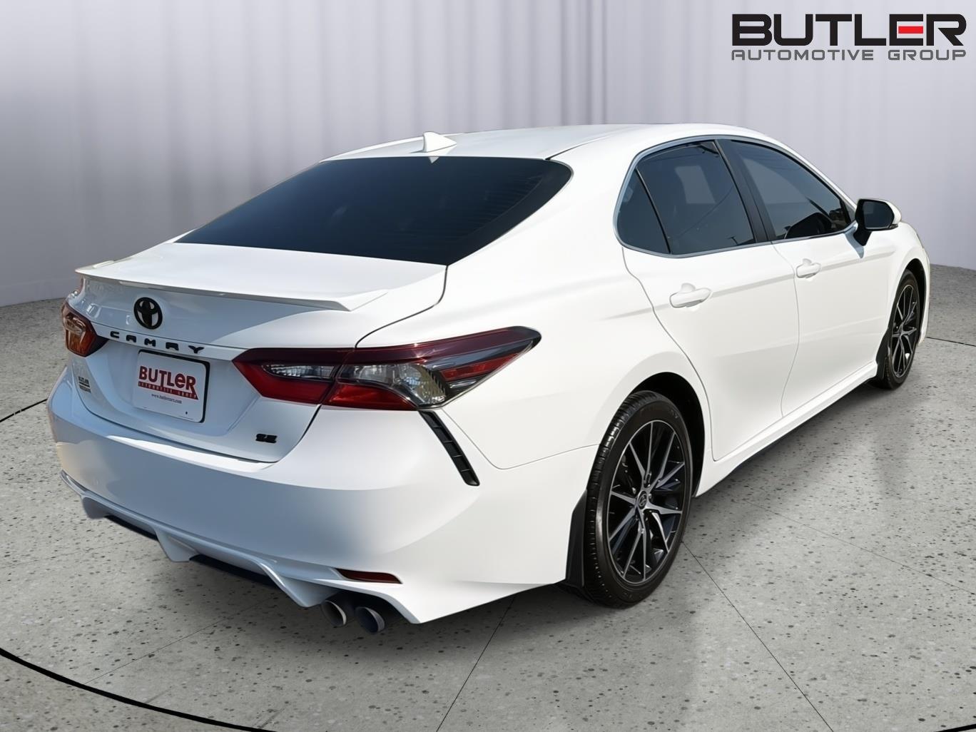 2024 Toyota Camry SE - Photo 6