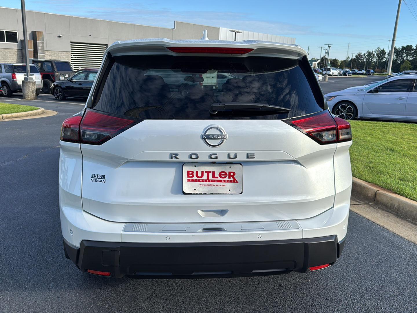 2026 Nissan Rogue SV photo 3