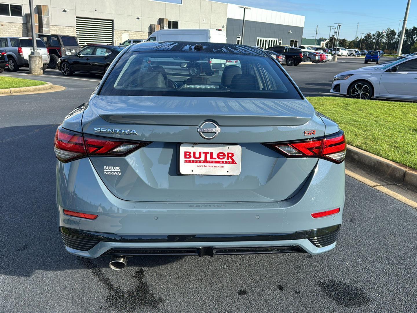 2025 Nissan Sentra SR photo 3