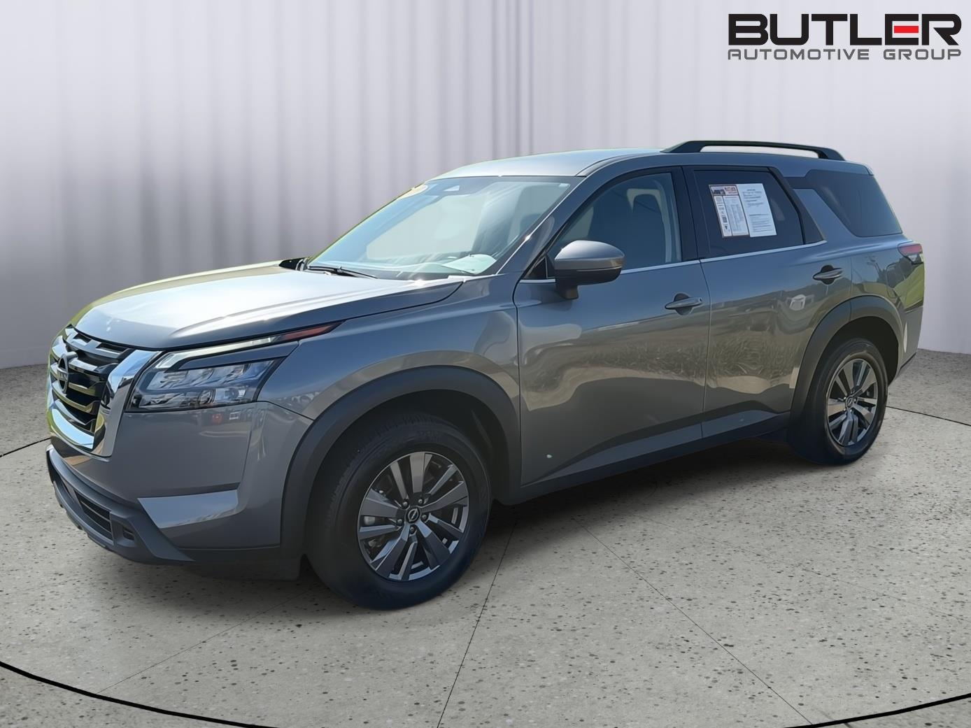 2025 Nissan Pathfinder SV - Photo 2