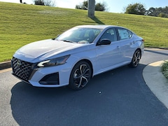 2025 Nissan Altima SR Sedan