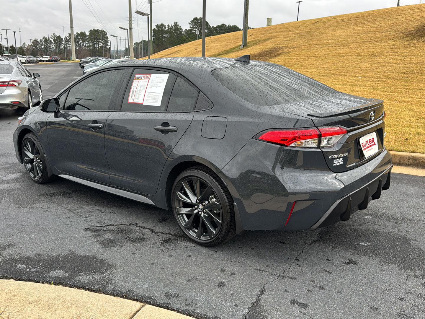 2025 Toyota Corolla SE photo 3