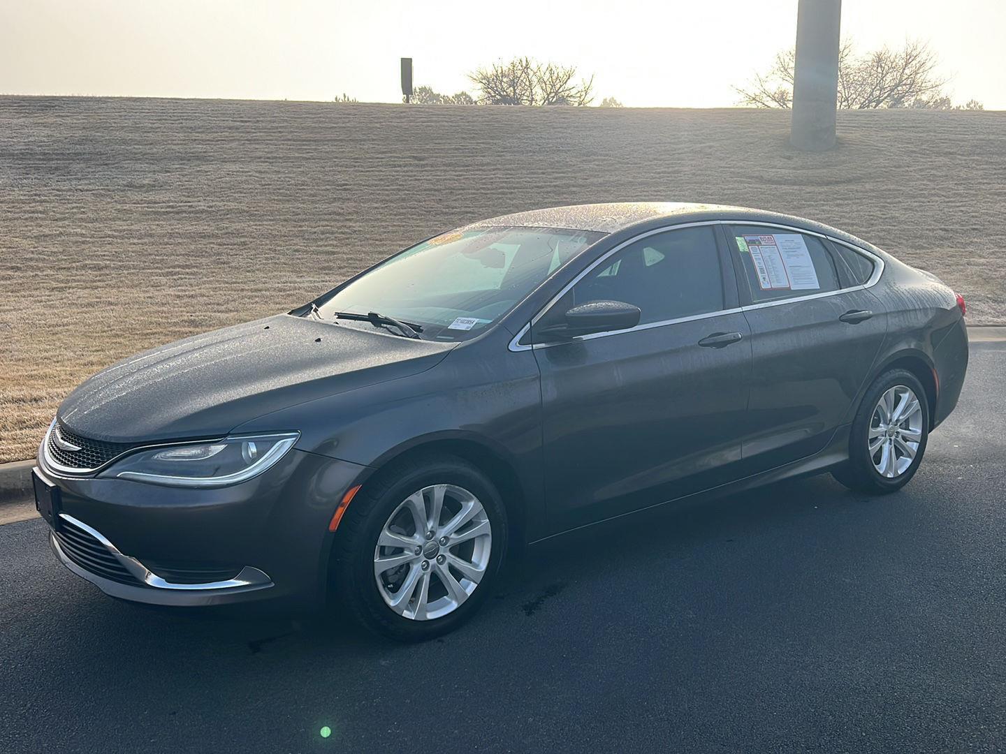 2016 Chrysler 200 Limited's photo
