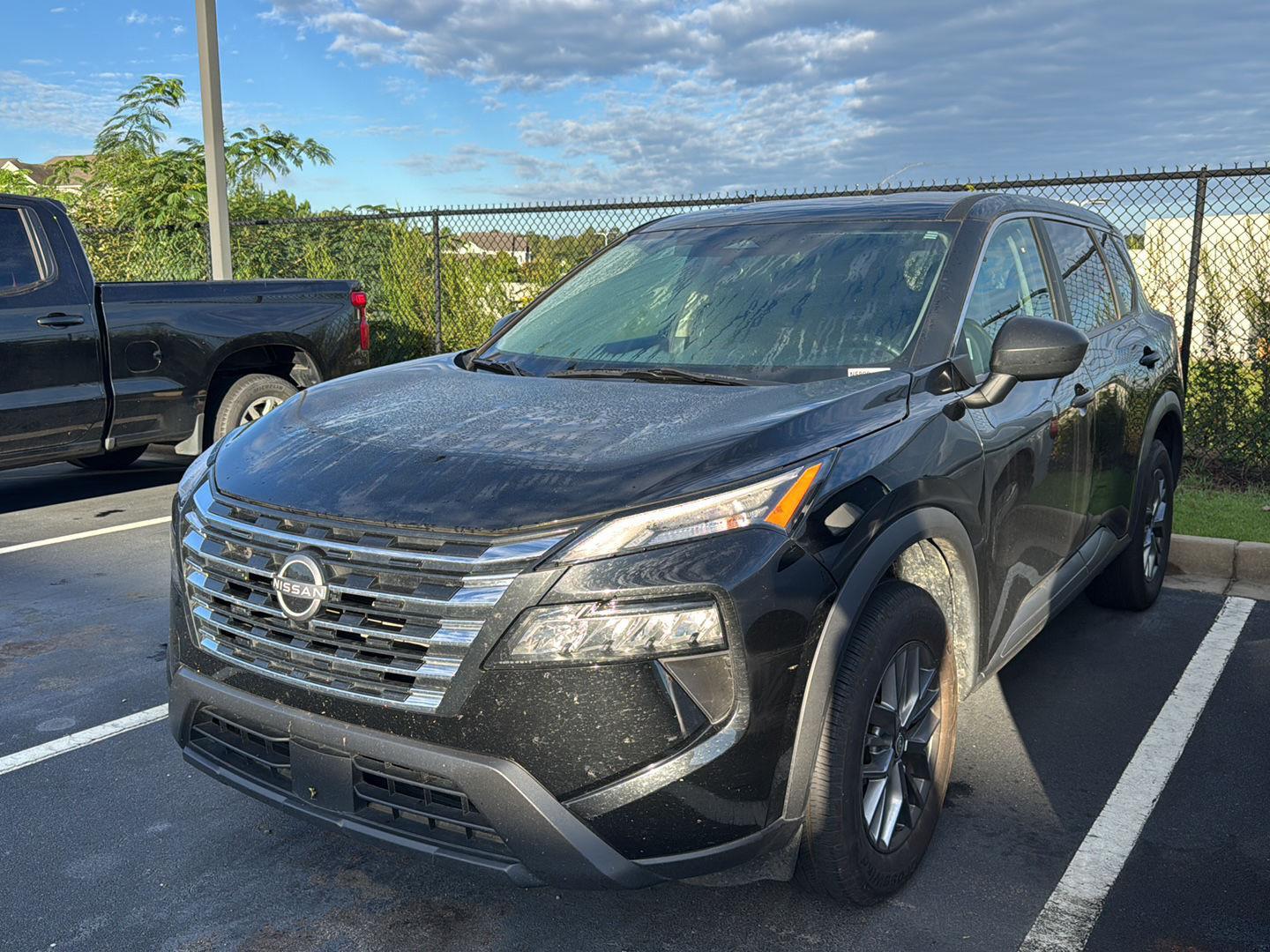 2024 Nissan Rogue S photo 2
