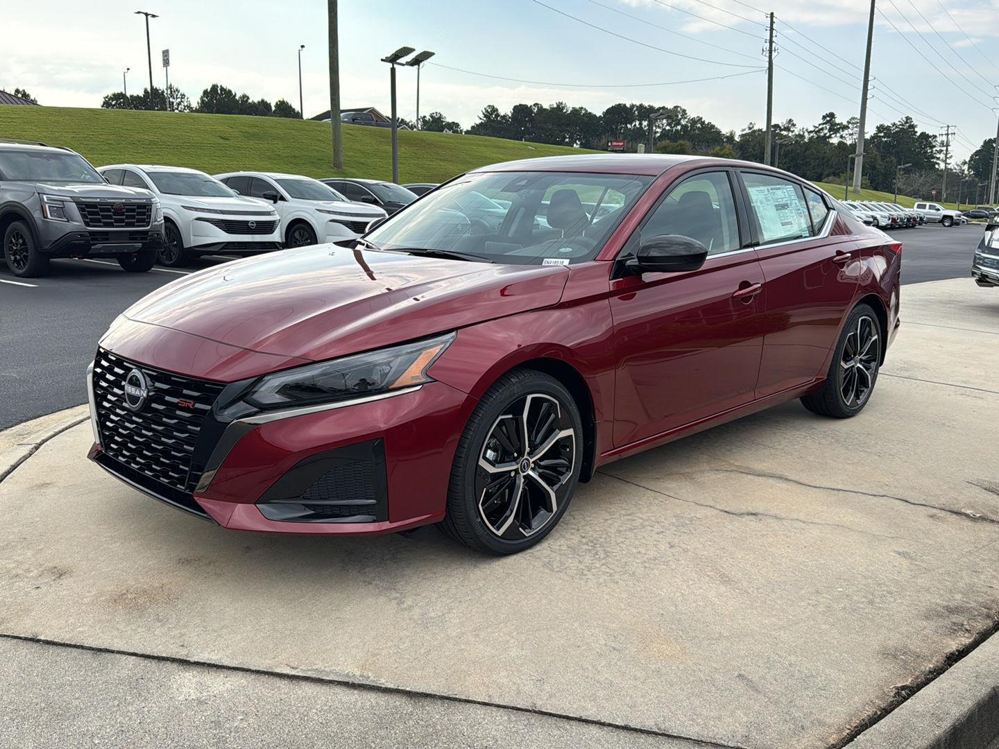 2025 Nissan Altima SR photo 2