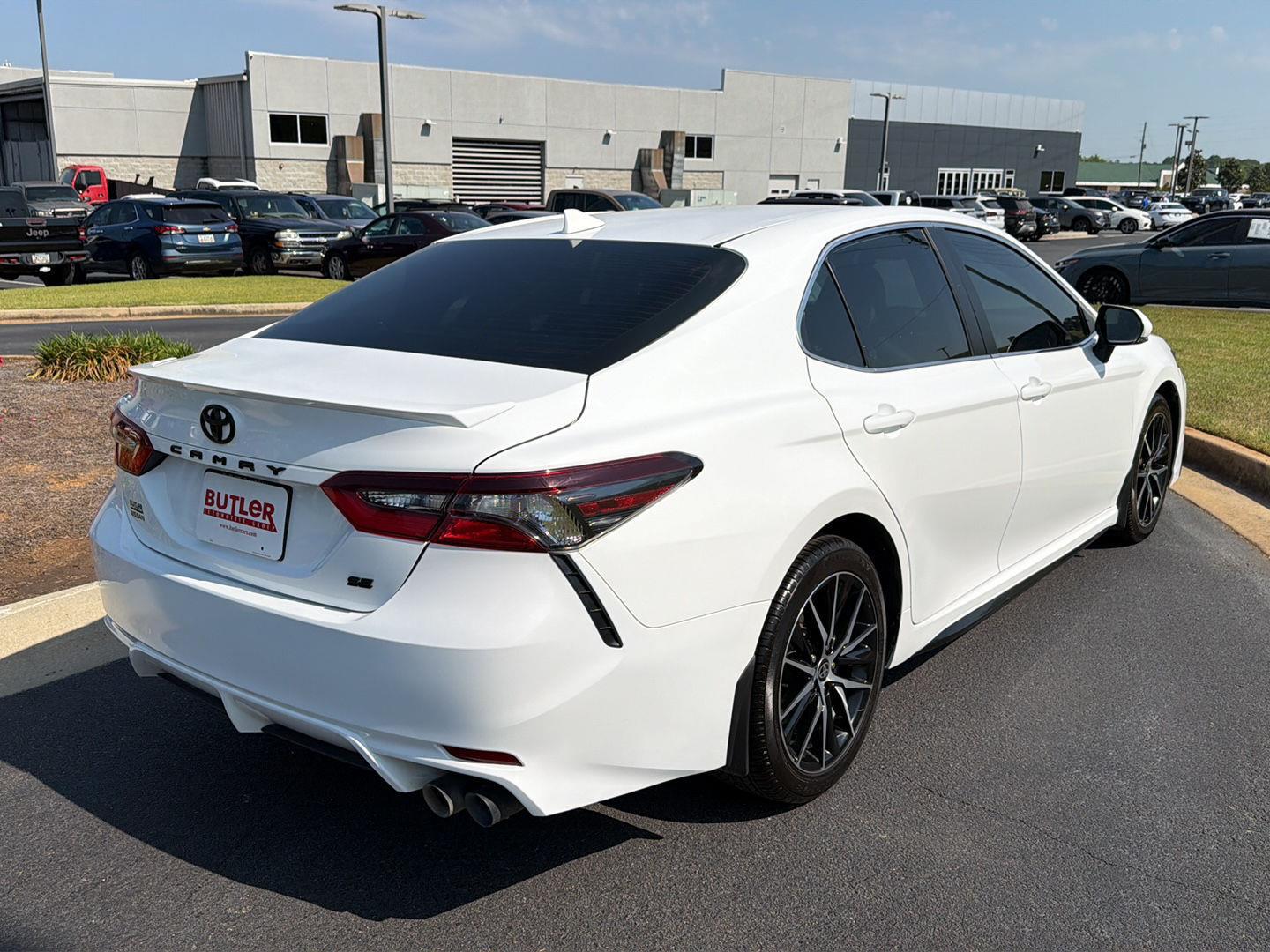 2024 Toyota Camry SE - Photo 6