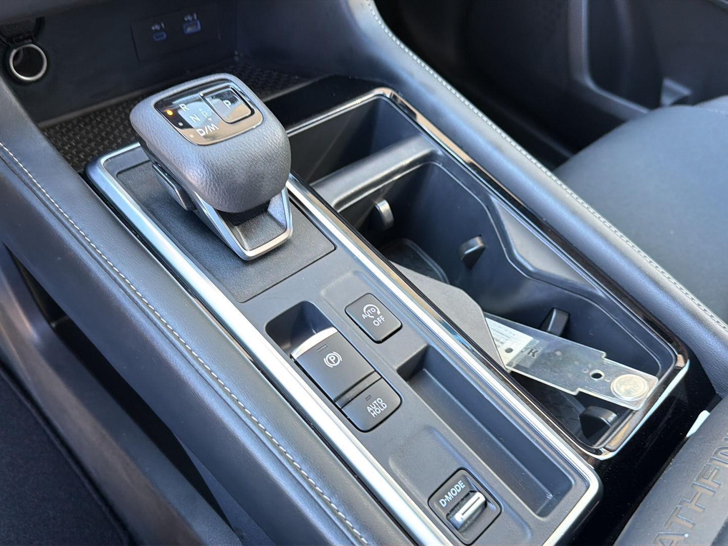 2025 Nissan Pathfinder SV - Photo 29