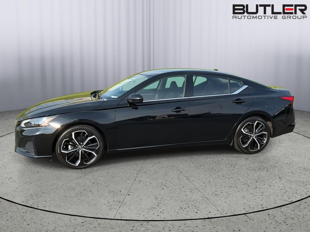 Used 2024 Nissan Altima 2.5 SR Sedan