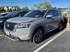 2024 Nissan Pathfinder Platinum SUV