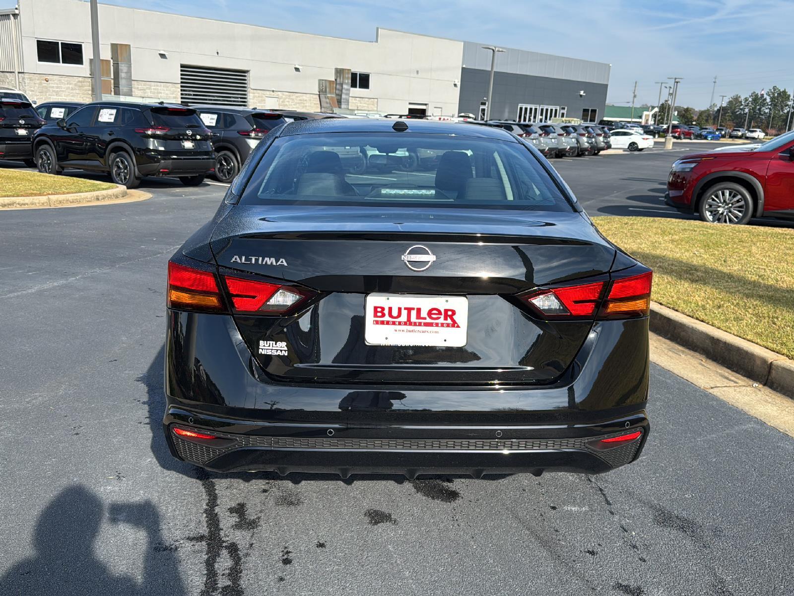 2025 Nissan Altima S photo 4