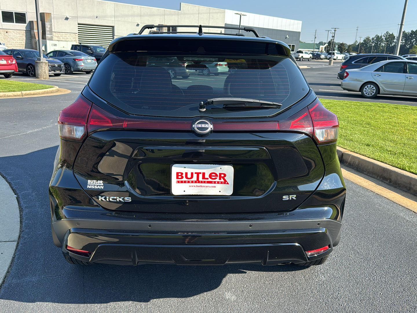 2024 Nissan Kicks SR photo 4
