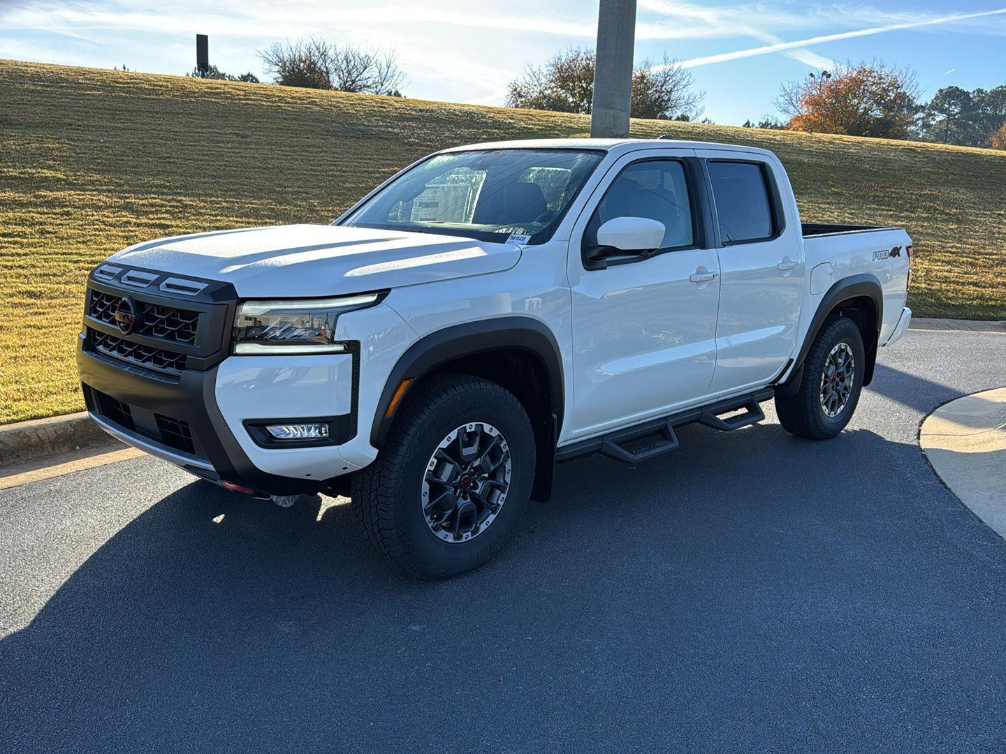 2026 Nissan Frontier PRO-4X's photo