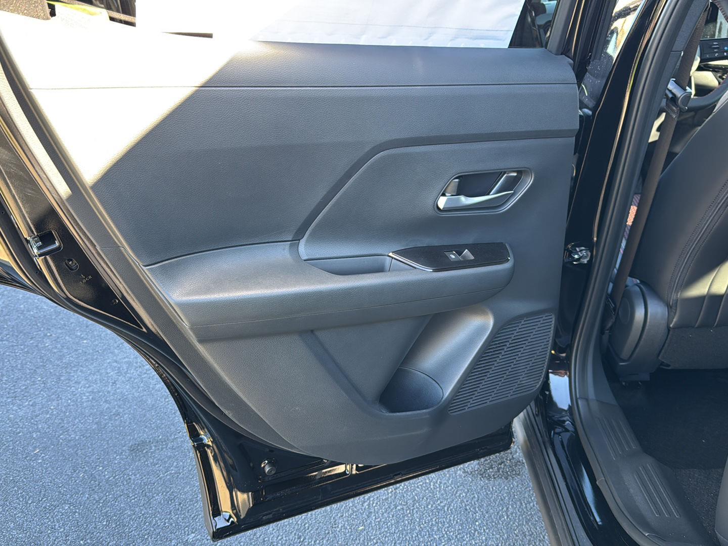 2026 Nissan KICKS SR - Photo 15