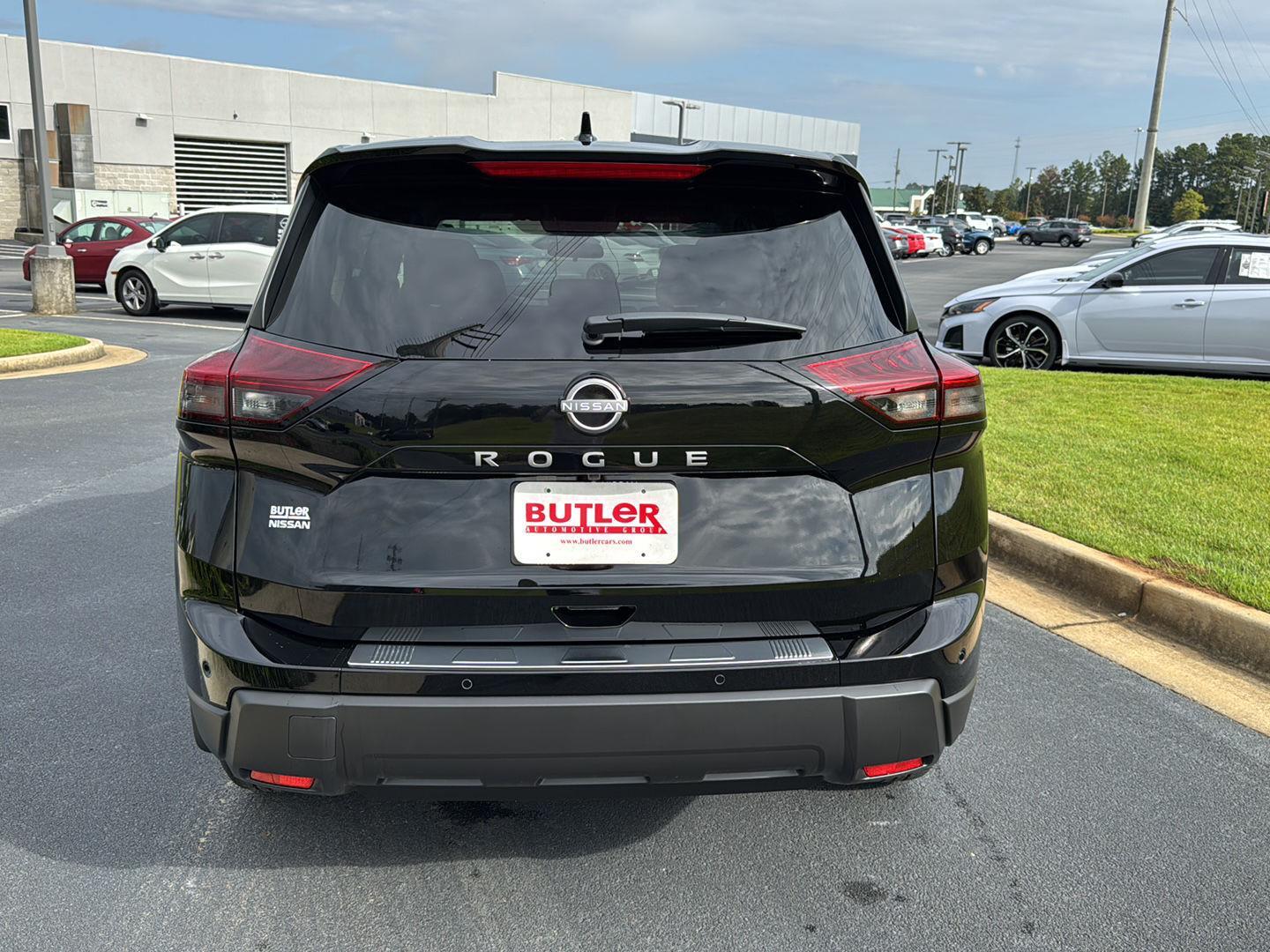 2026 Nissan Rogue SV photo 4