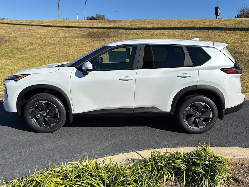 2026 Nissan Rogue SV photo 3