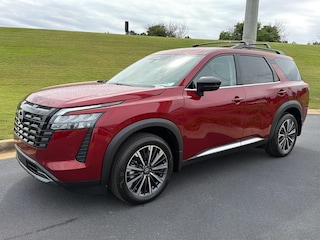 2026 Nissan Pathfinder Platinum SUV