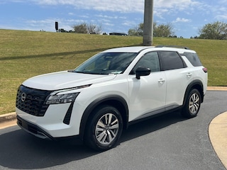 2026 Nissan Pathfinder SL SUV