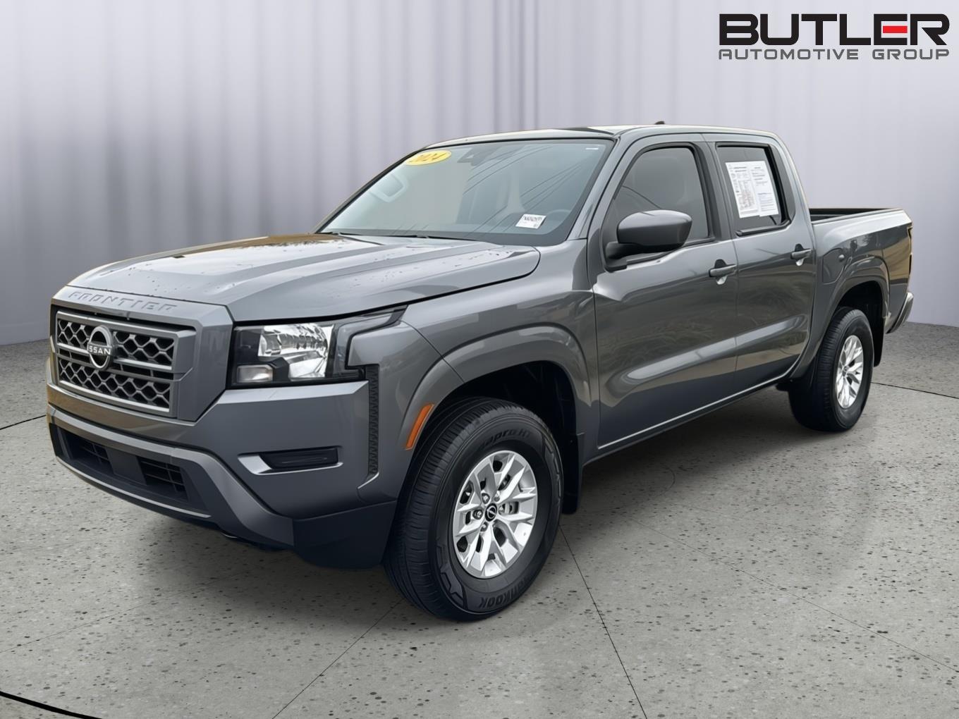 2024 Nissan Frontier SV's photo