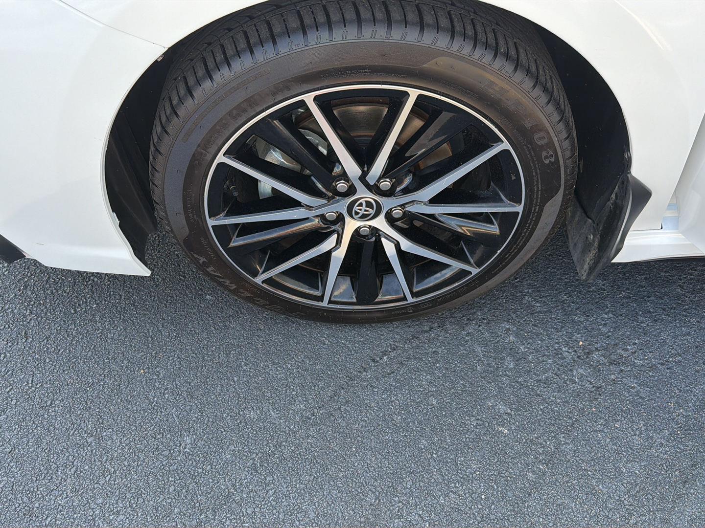 2024 Toyota Camry SE - Photo 35