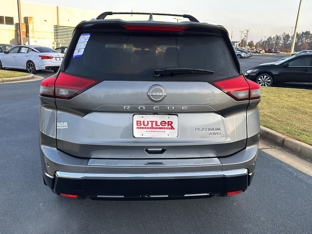 2026 Nissan Rogue Platinum photo 4