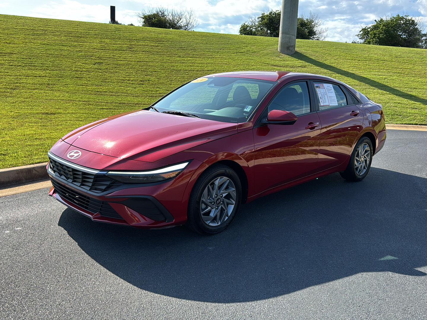 Used 2024 Hyundai Elantra SEL with VIN KMHLM4DG8RU673636 for sale in Macon, GA