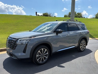 2026 Nissan Pathfinder Platinum SUV