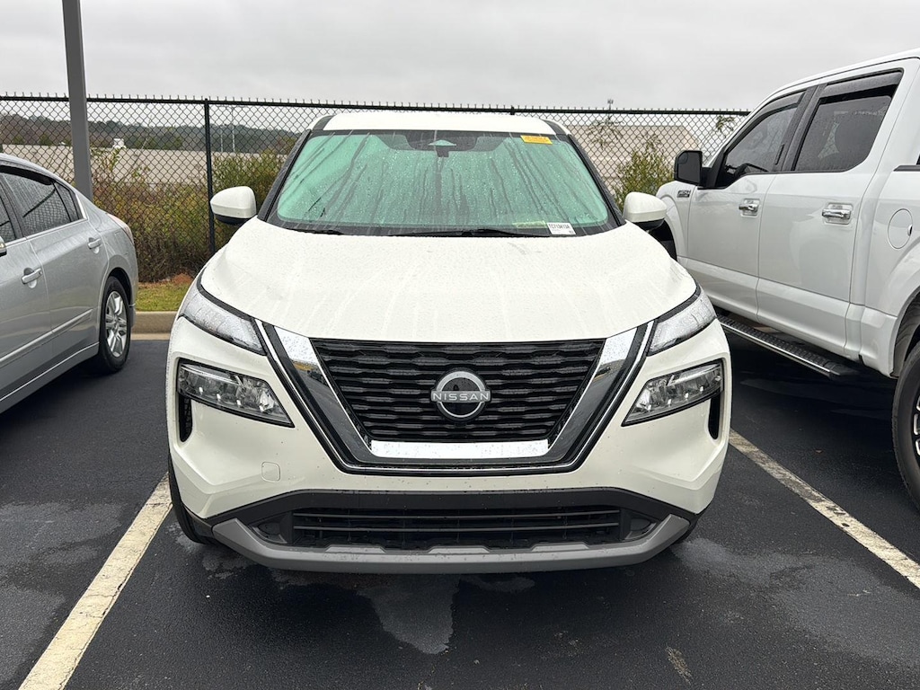 2023 Nissan Rogue SV photo 4