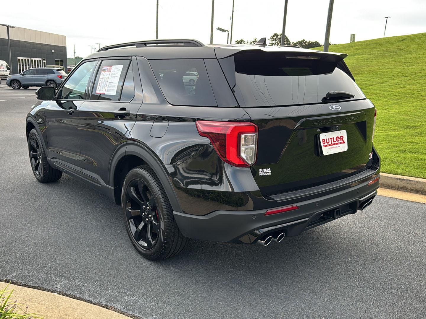 2024 Ford Explorer ST photo 2