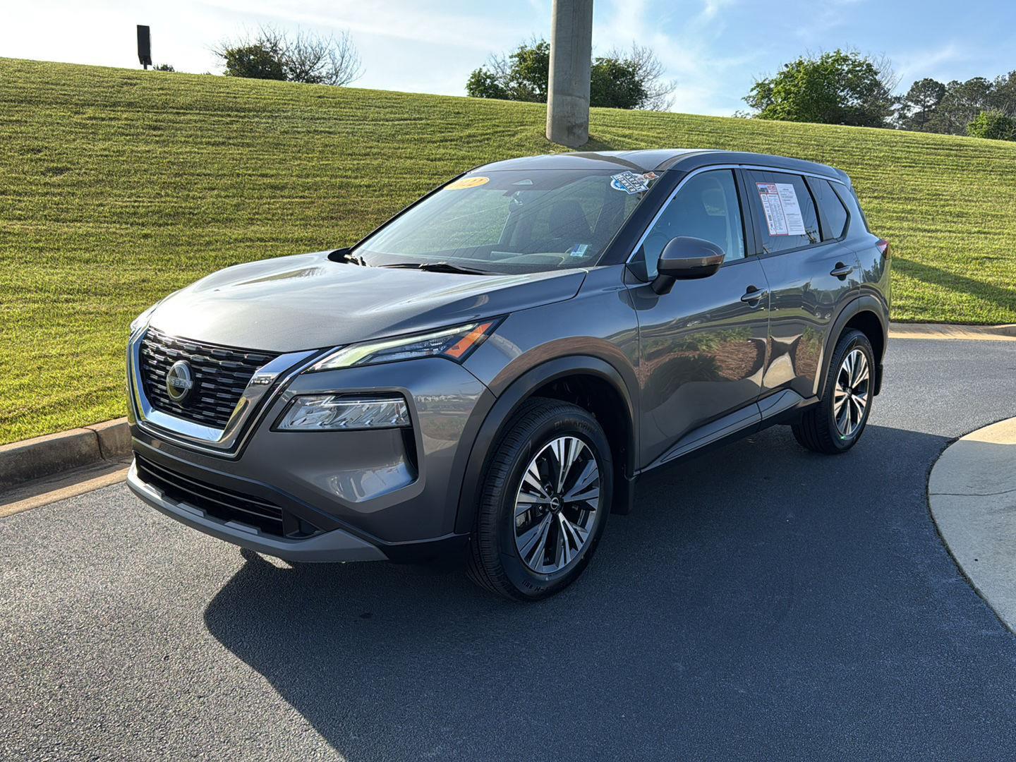Used 2022 Nissan Rogue SV with VIN 5N1BT3BA8NC685986 for sale in Macon, GA