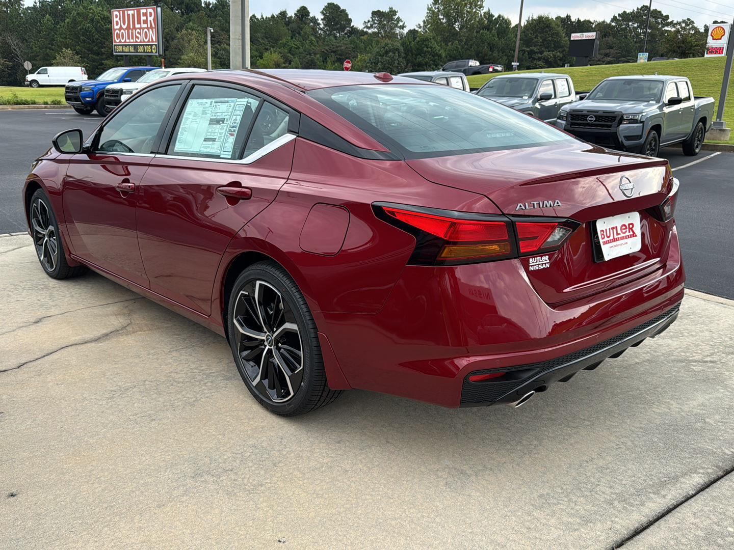 2025 Nissan Altima SR photo 3