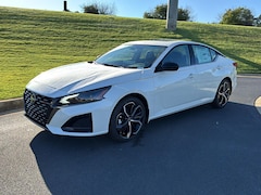 2025 Nissan Altima SR Sedan