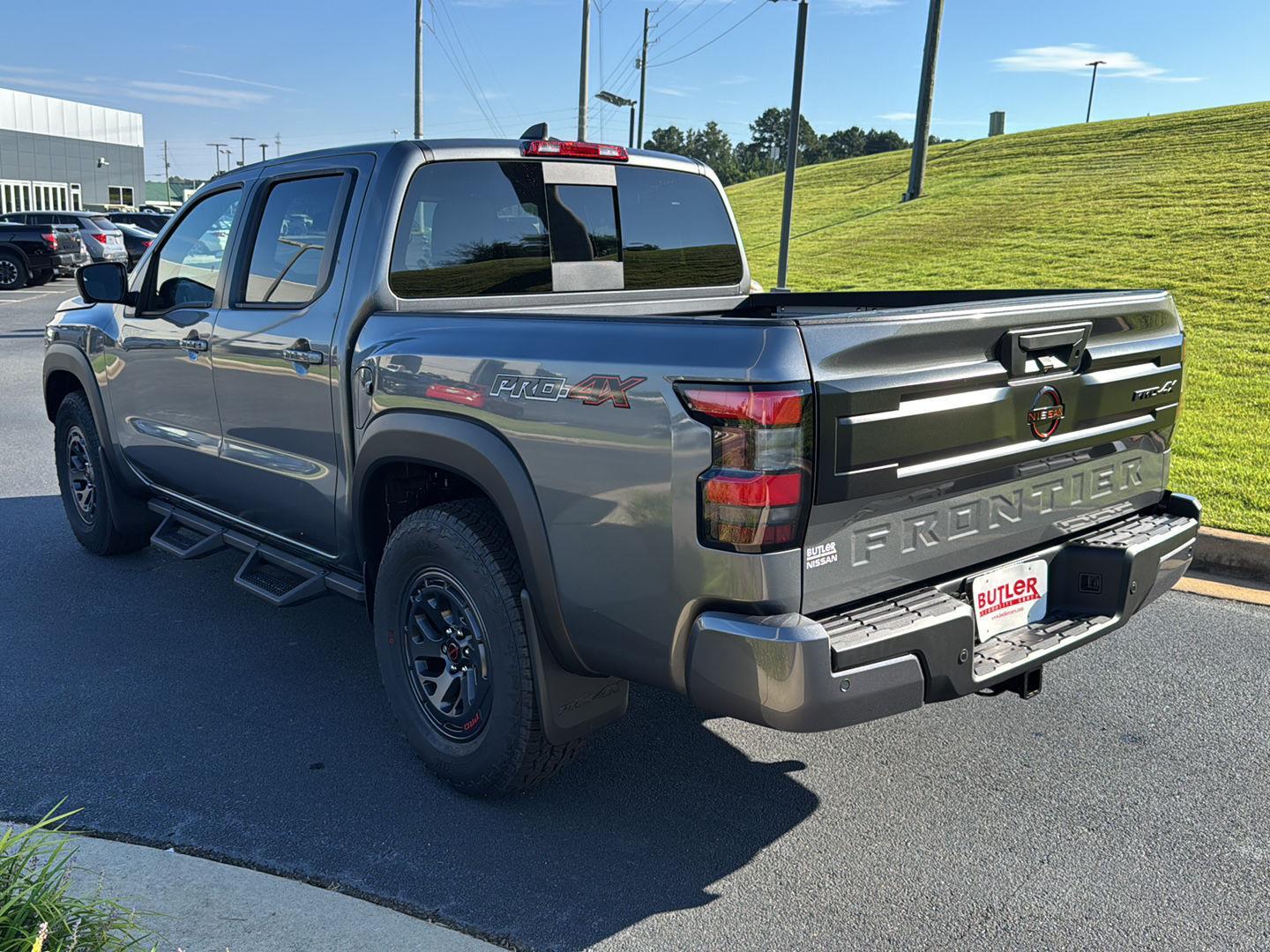 2026 Nissan Frontier PRO-4X photo 3