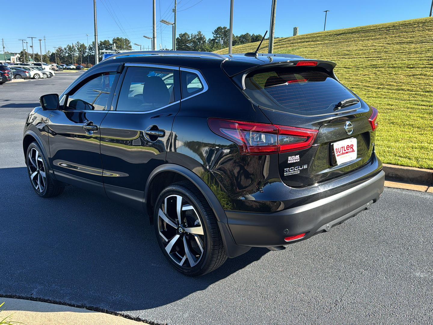 2021 Nissan Rogue Sport SL photo 3