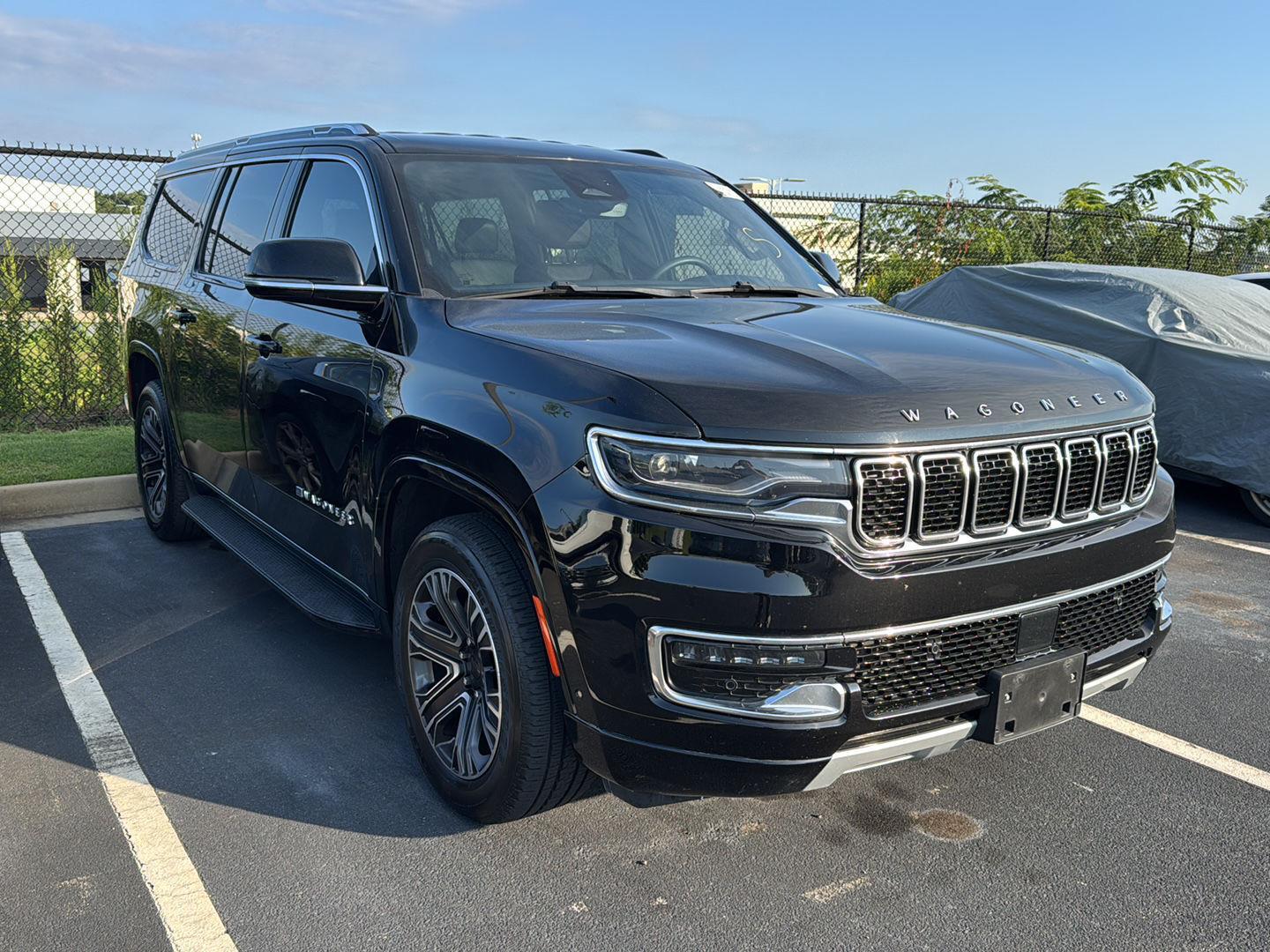 2023 Jeep Wagoneer L Series II photo 4
