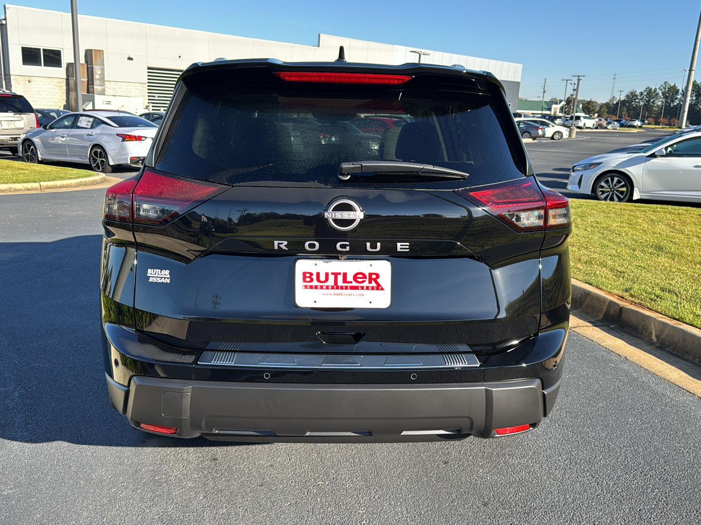 2026 Nissan Rogue SV photo 3