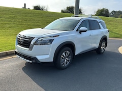 2025 Nissan Pathfinder SL SUV