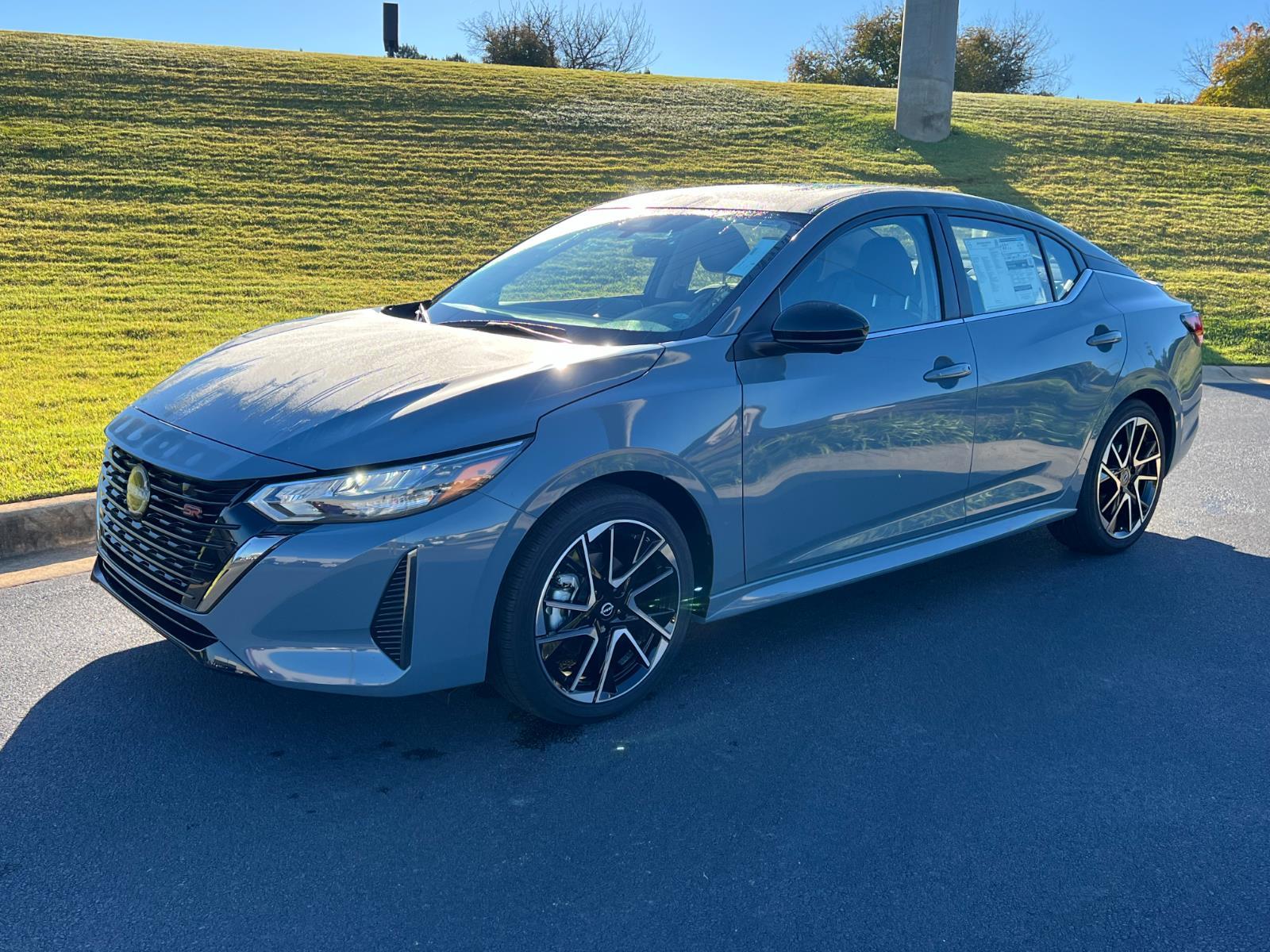 2025 Nissan Sentra SR's photo