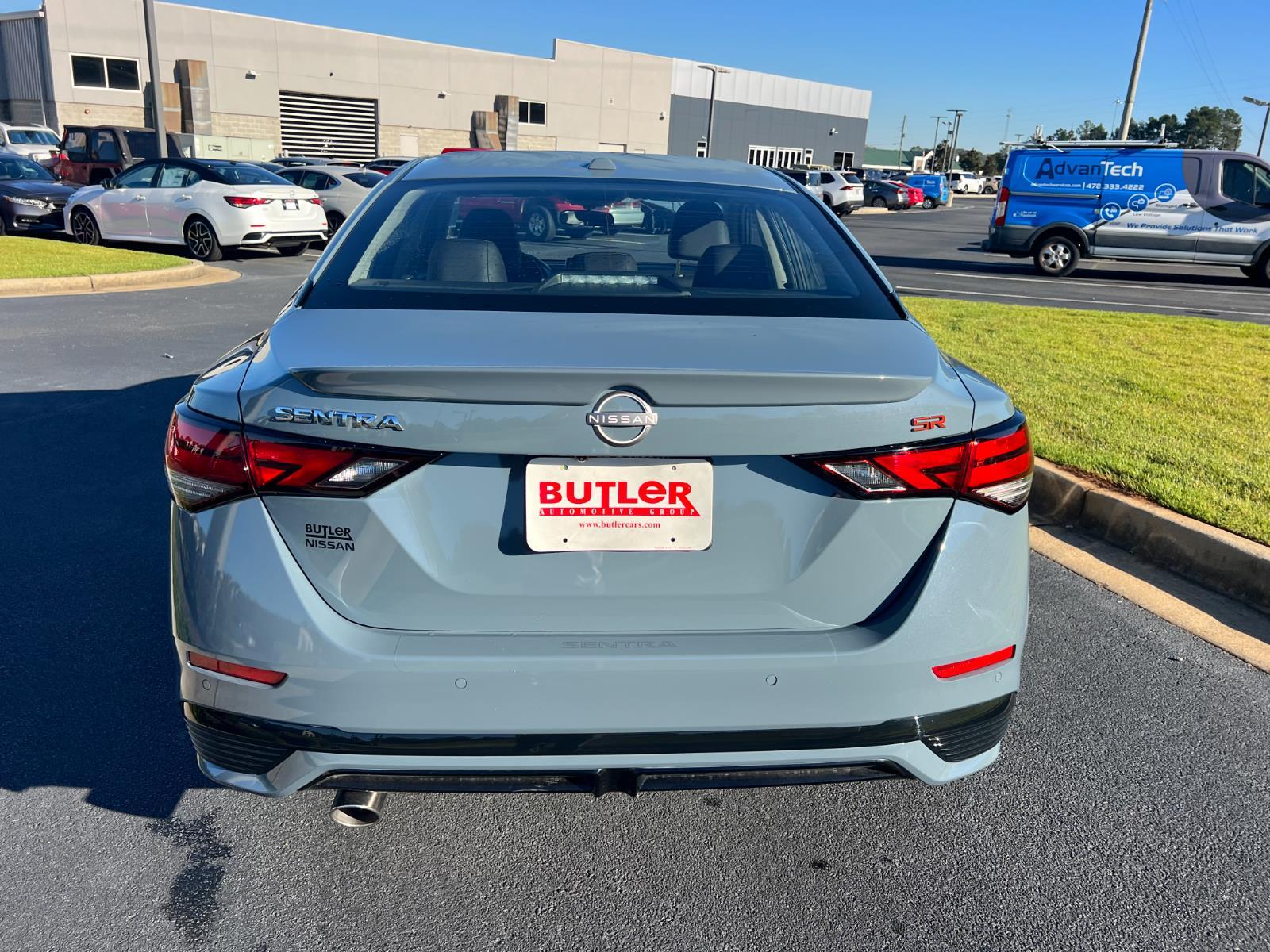 2025 Nissan Sentra SR photo 3