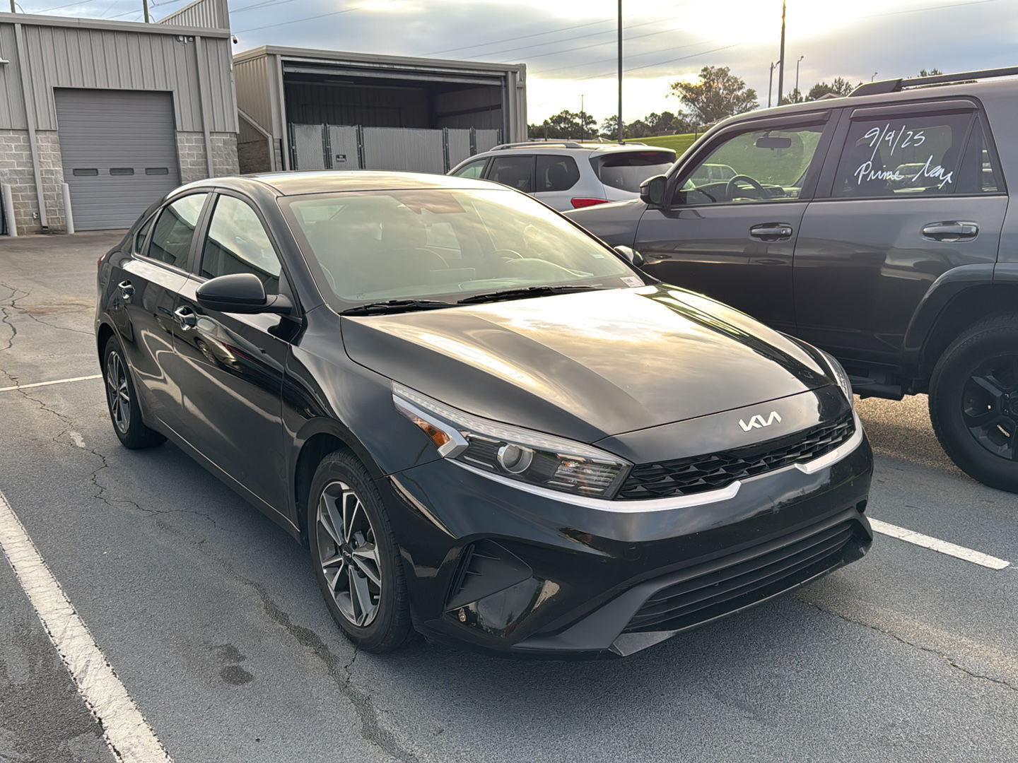2023 Kia Forte LXS photo 4