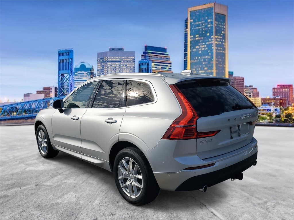 Used 2019 Volvo XC60 T5 Momentum SUV