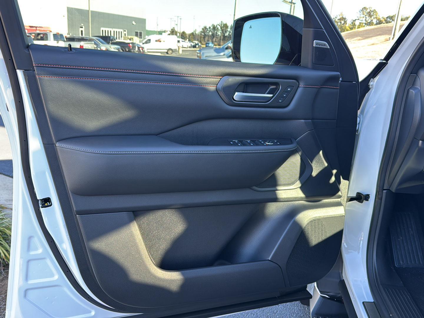 2026 Nissan Armada PRO-4X - Photo 14