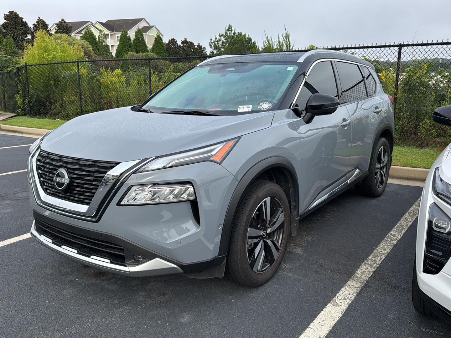 2022 Nissan Rogue Platinum photo 2