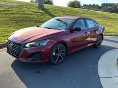 2025 Nissan Altima SR Sedan